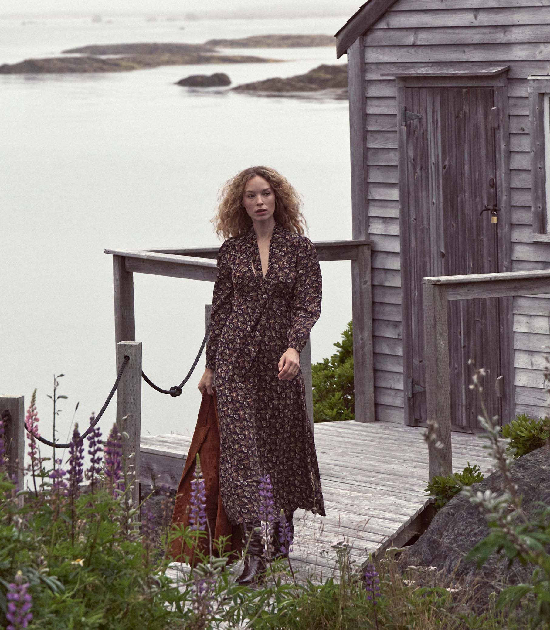 HMD -- CHANSON DRESS -- NAVY ARBOR ROSE FLORAL view 1
