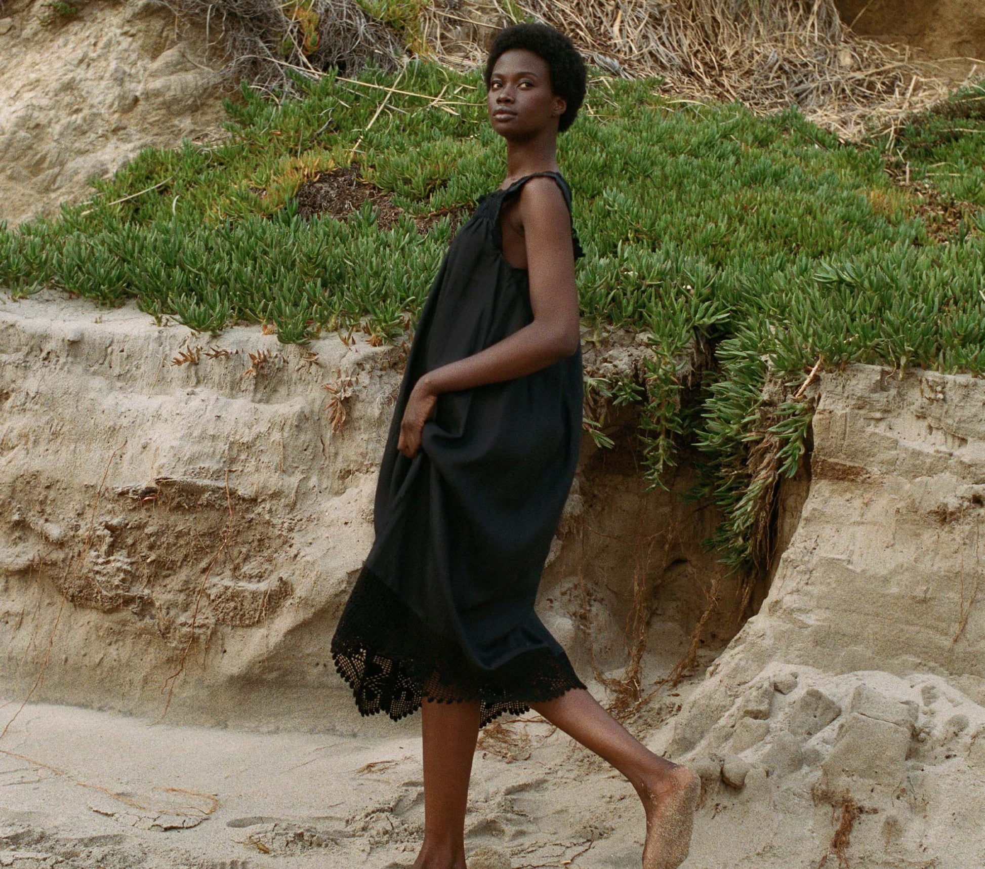 HMD -- CONCETTA DRESS -- BLACK view 3
