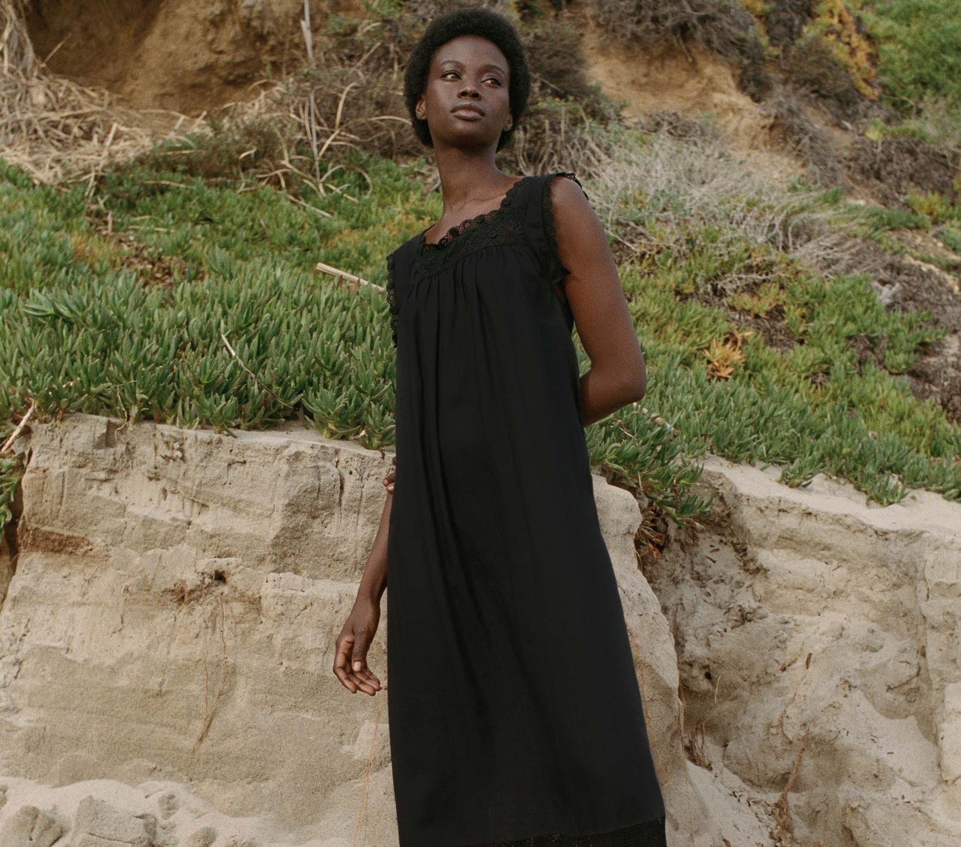 HMD -- CONCETTA DRESS -- BLACK view 5
