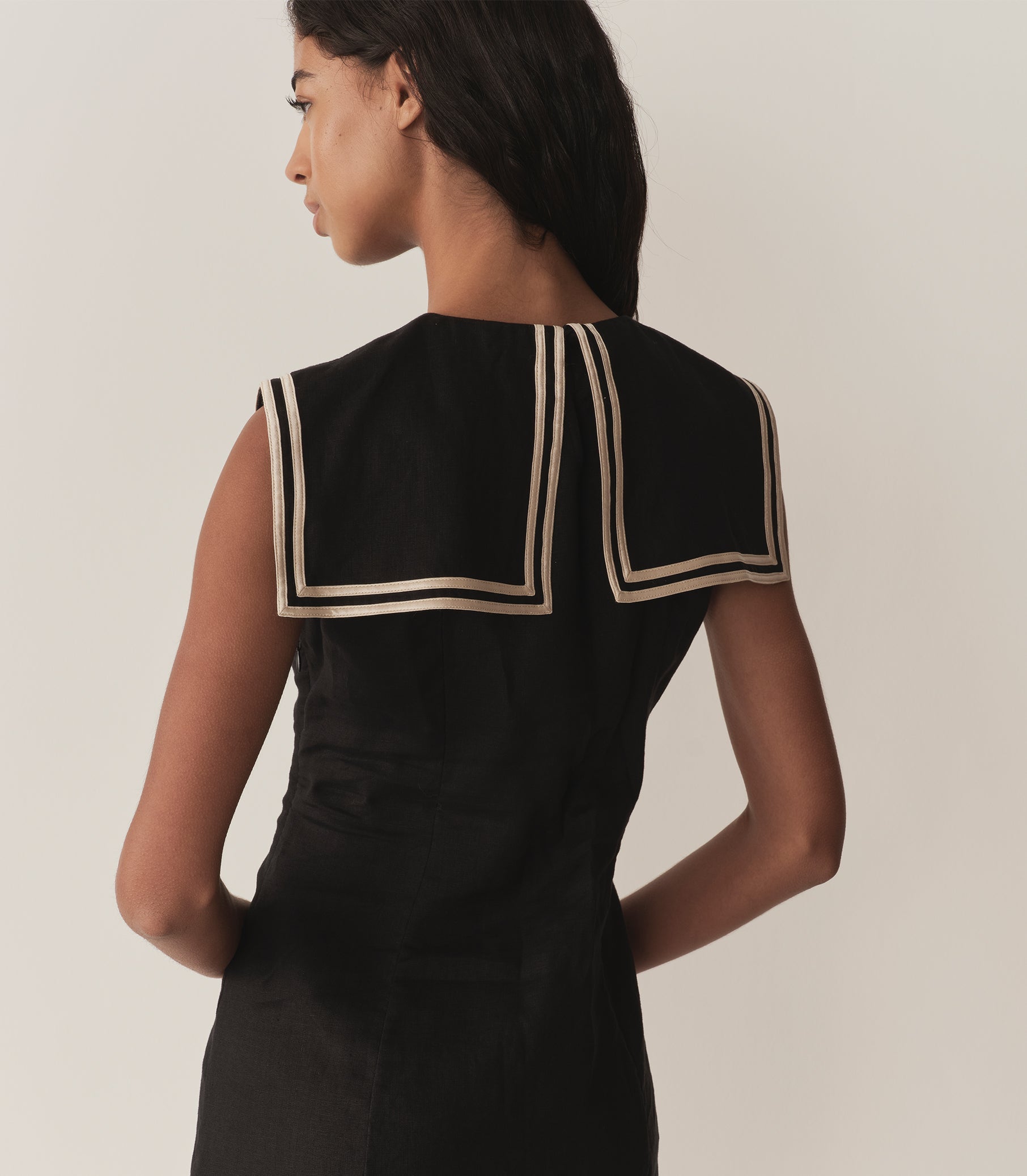 HMD -- MONROE DRESS -- BLACK view 6
