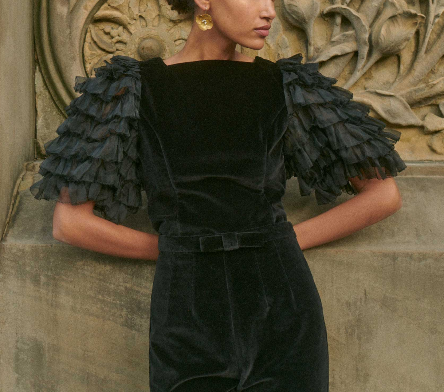 HMD -- CLARETTE TOP -- BLACK