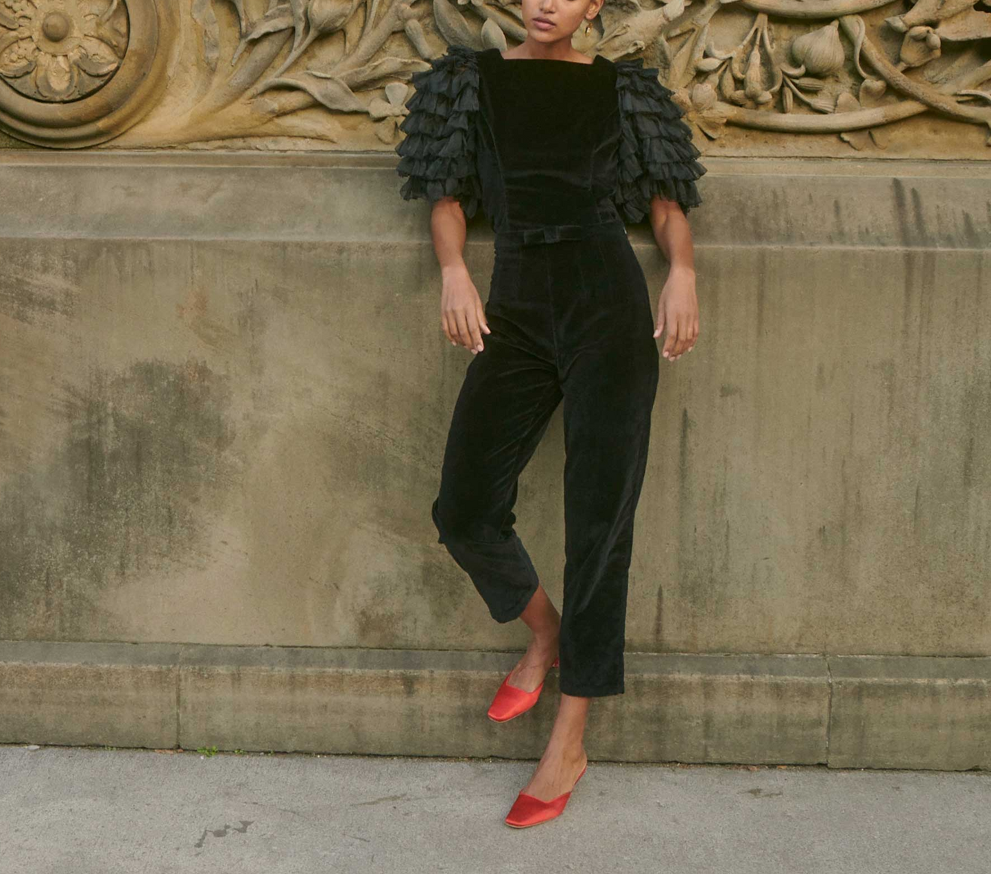 HMD -- CLARETTE TOP -- BLACK