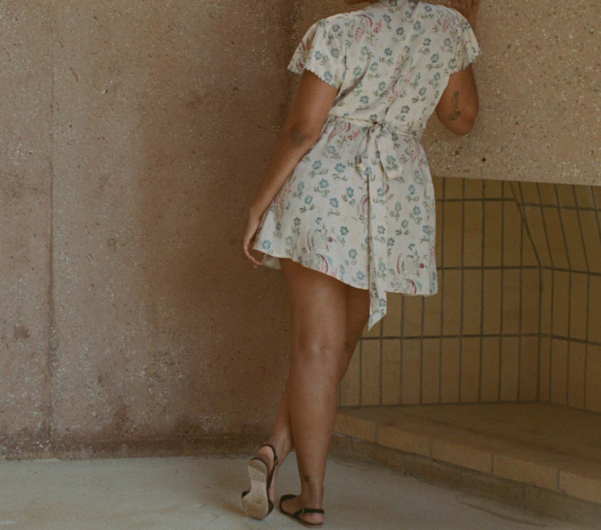 HMD -- DIANNE DRESS -- IVORY HOLLYHOCK HILLS view 2
