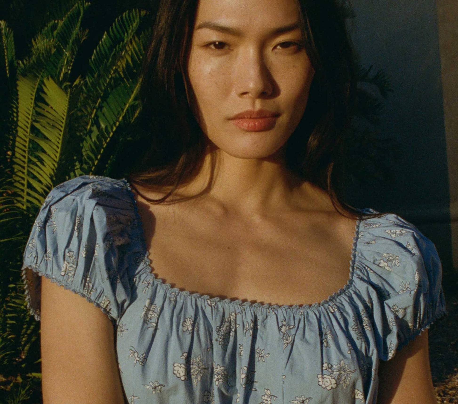 HMD -- JULIE DRESS -- SKY BOUTON DE ROSE view 5
