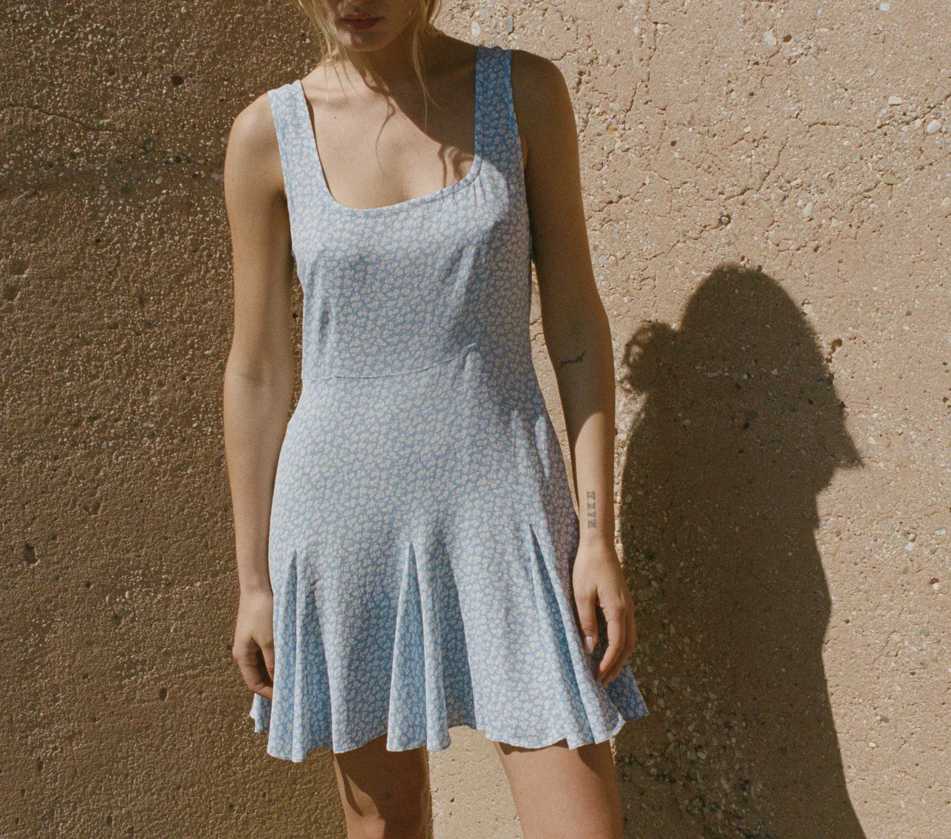 HMD -- PORTO DRESS -- CERULEAN HILLSIDE BLOOM view 2
