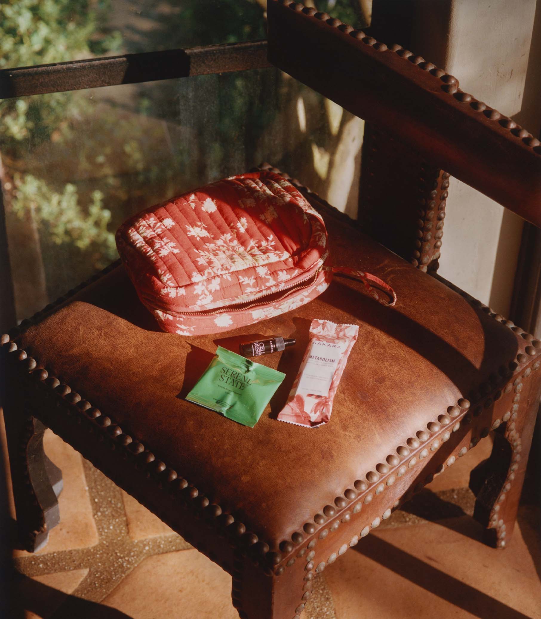 DÔEN & SAKARA TRAVEL ESSENTIALS -- LANTANA FLORAL view 2