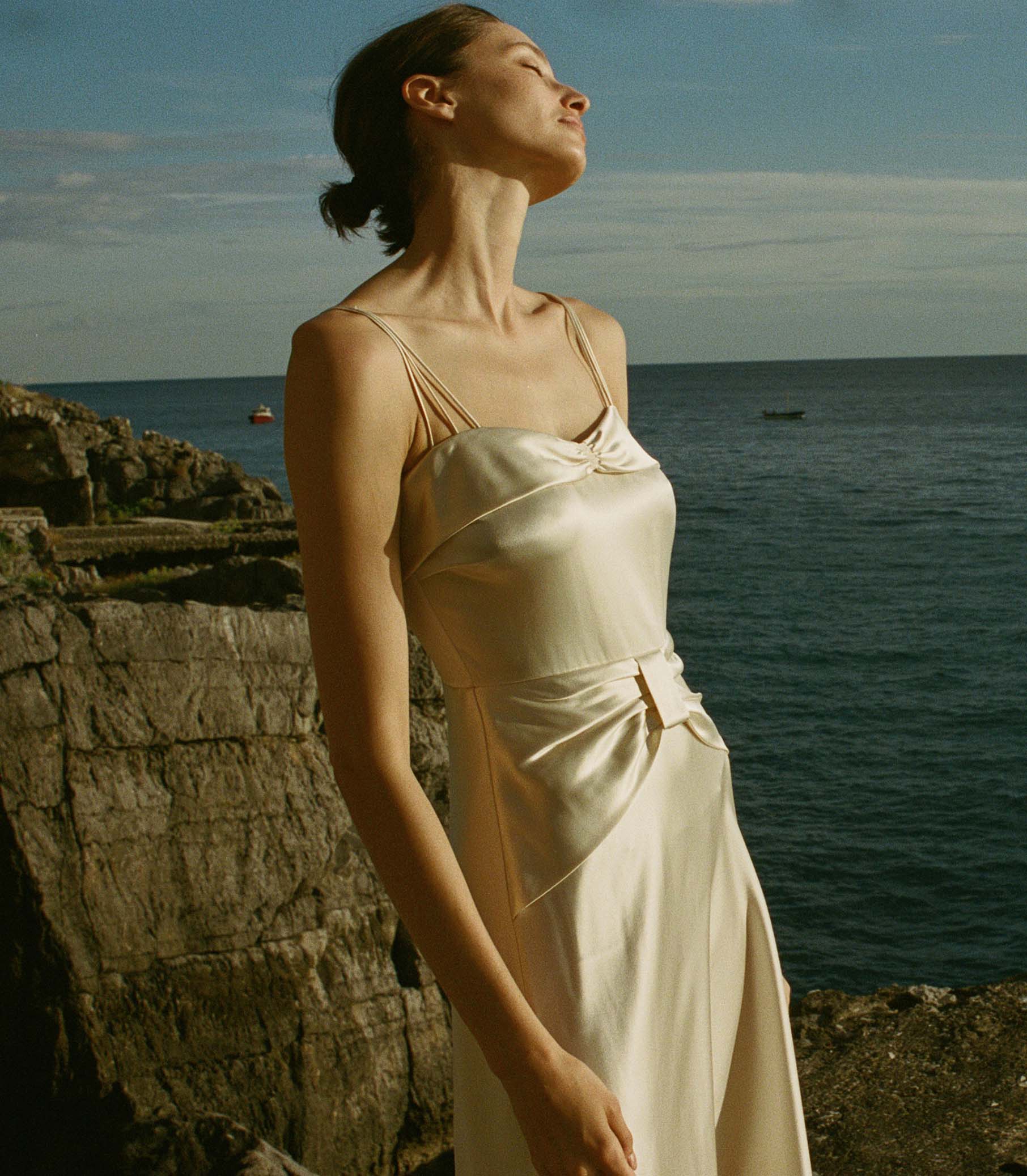 HMD -- DONETTA DRESS -- MAGNOLIA view 5
