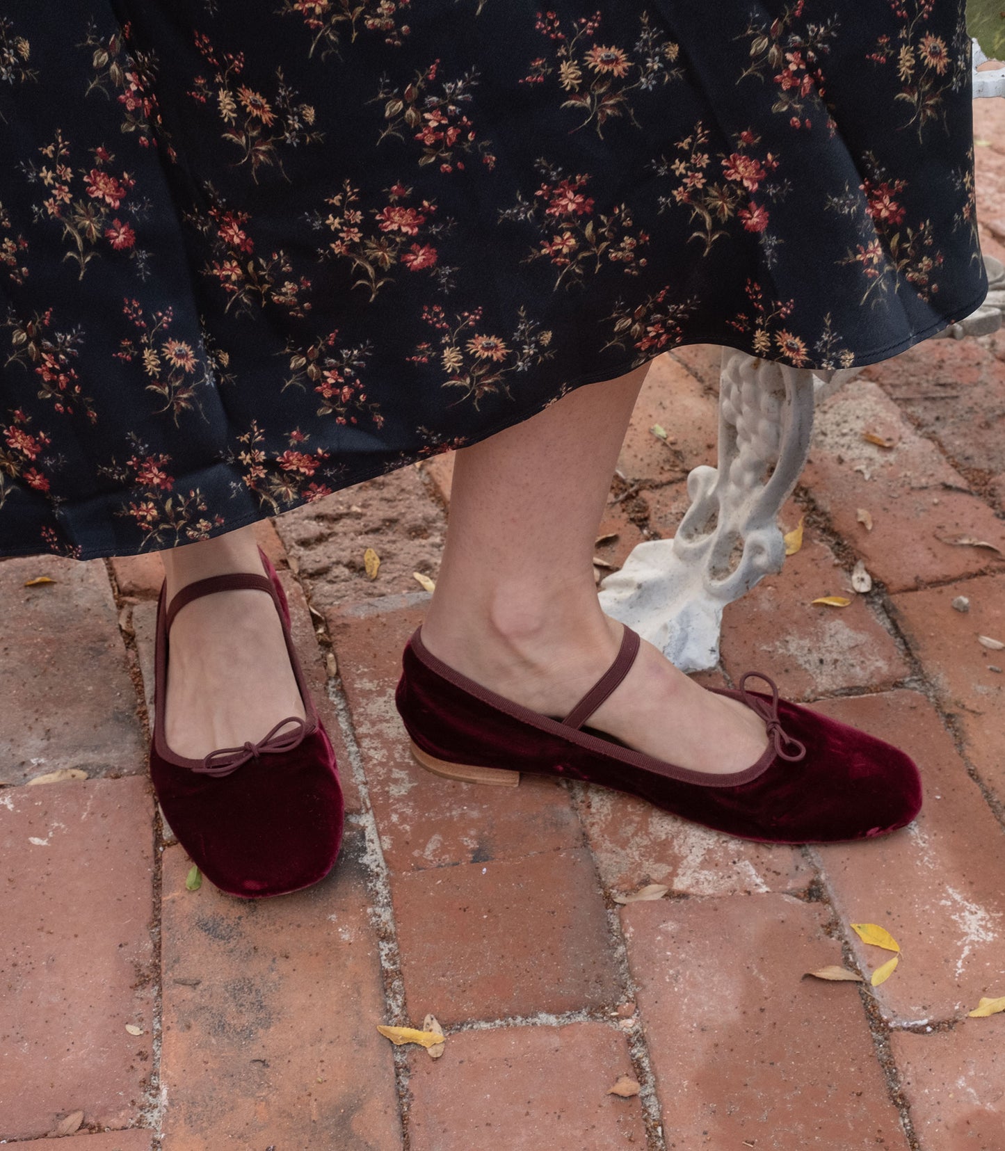 PILLAR MARY JANE -- CRIMSON VELVET