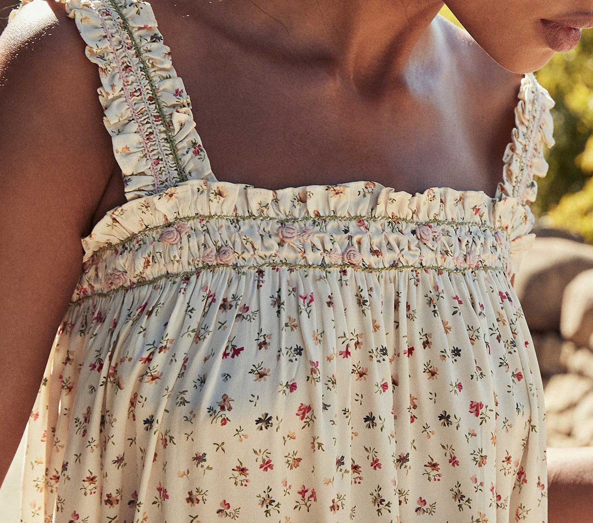 HMD -- EDREA DRESS -- COTTAGE BREEZE FLORAL view 3
