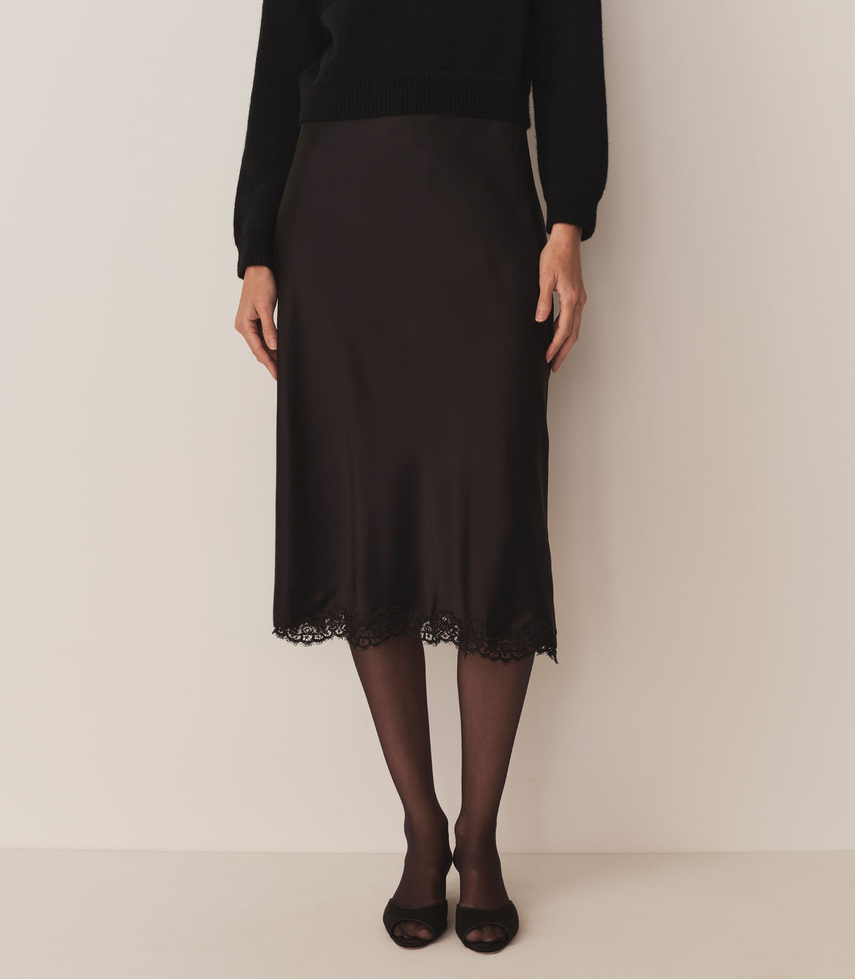 HMD -- ELOWENA SKIRT -- BLACK