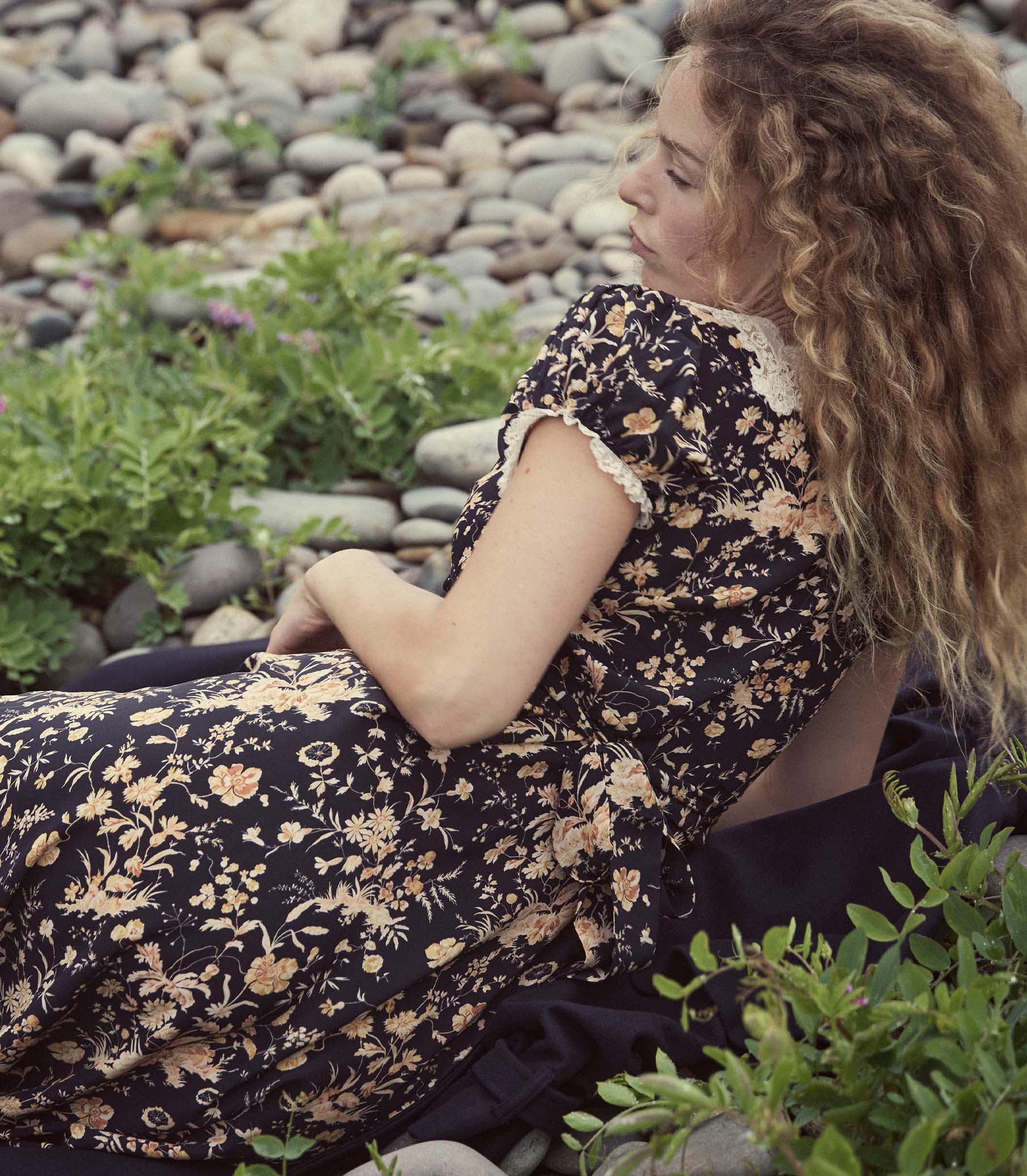 HMD -- EMELINE DRESS -- NAVY OAK BLUFFS FLORAL view 3
