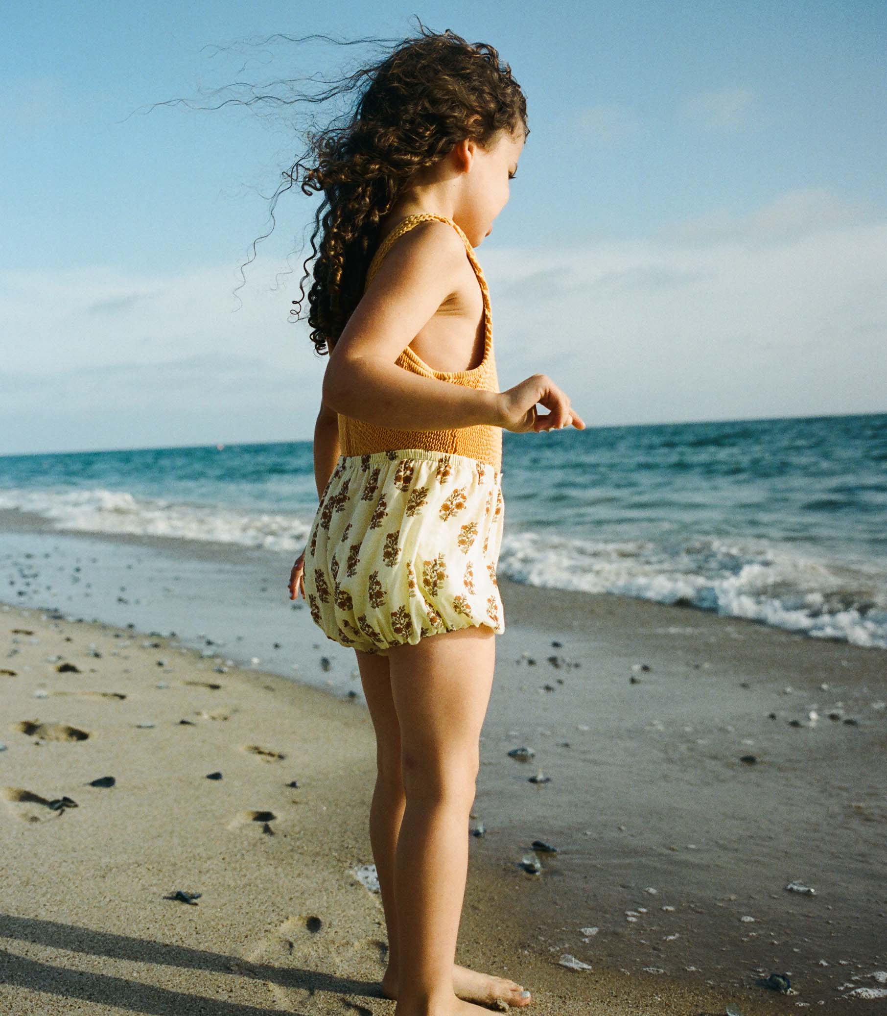 ESRA BLOOMER -- DANDELION GROVE view 2

