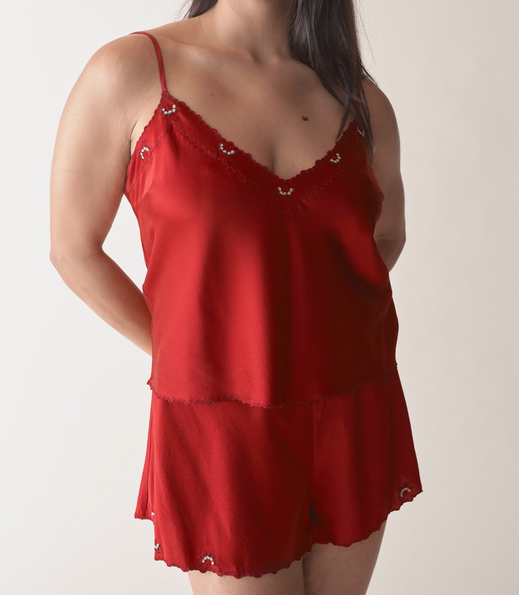 HMD -- EFFIE CAMI -- CURRANT