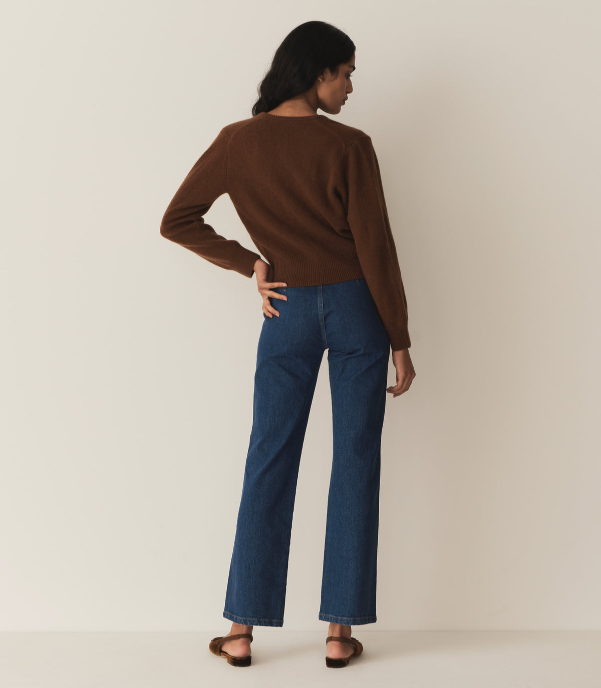 HMD -- FAIRCHILD CASHMERE CARDIGAN -- CORDOVAN