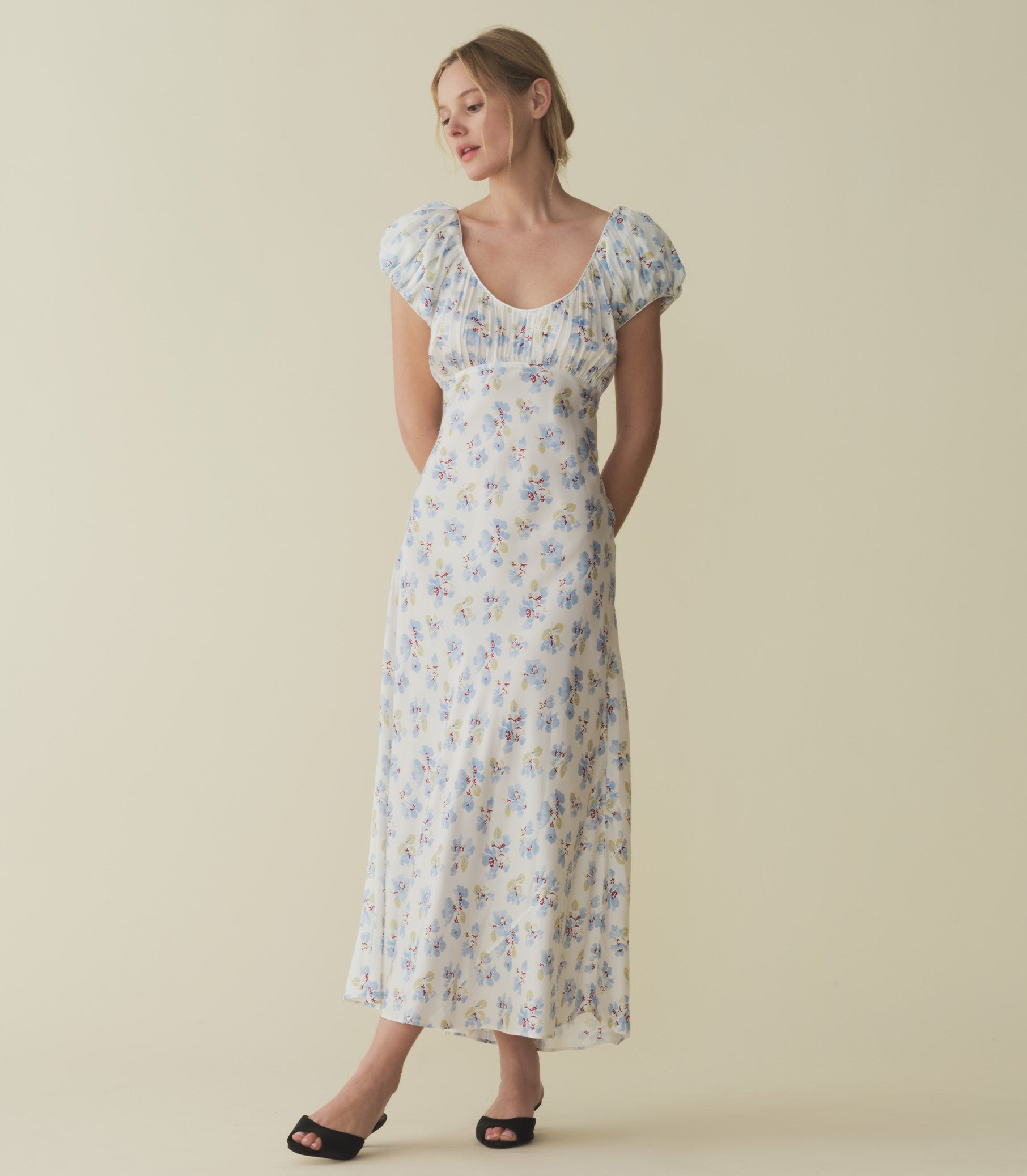 HMD -- FLORENCIA DRESS -- BLEU FROLICKING FLORAL view 4
