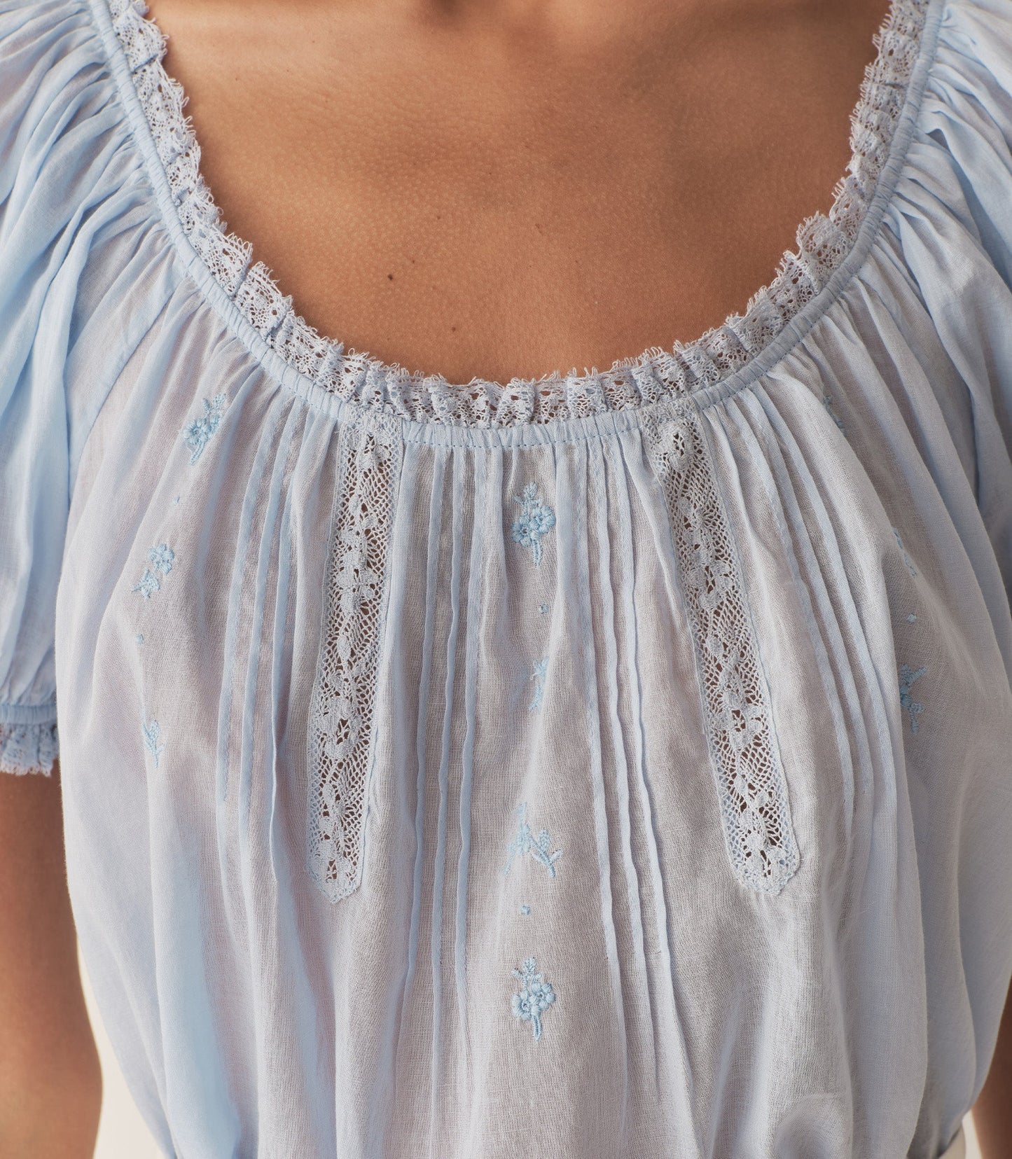 HMD -- FREDERICA TOP -- ICY BLUE