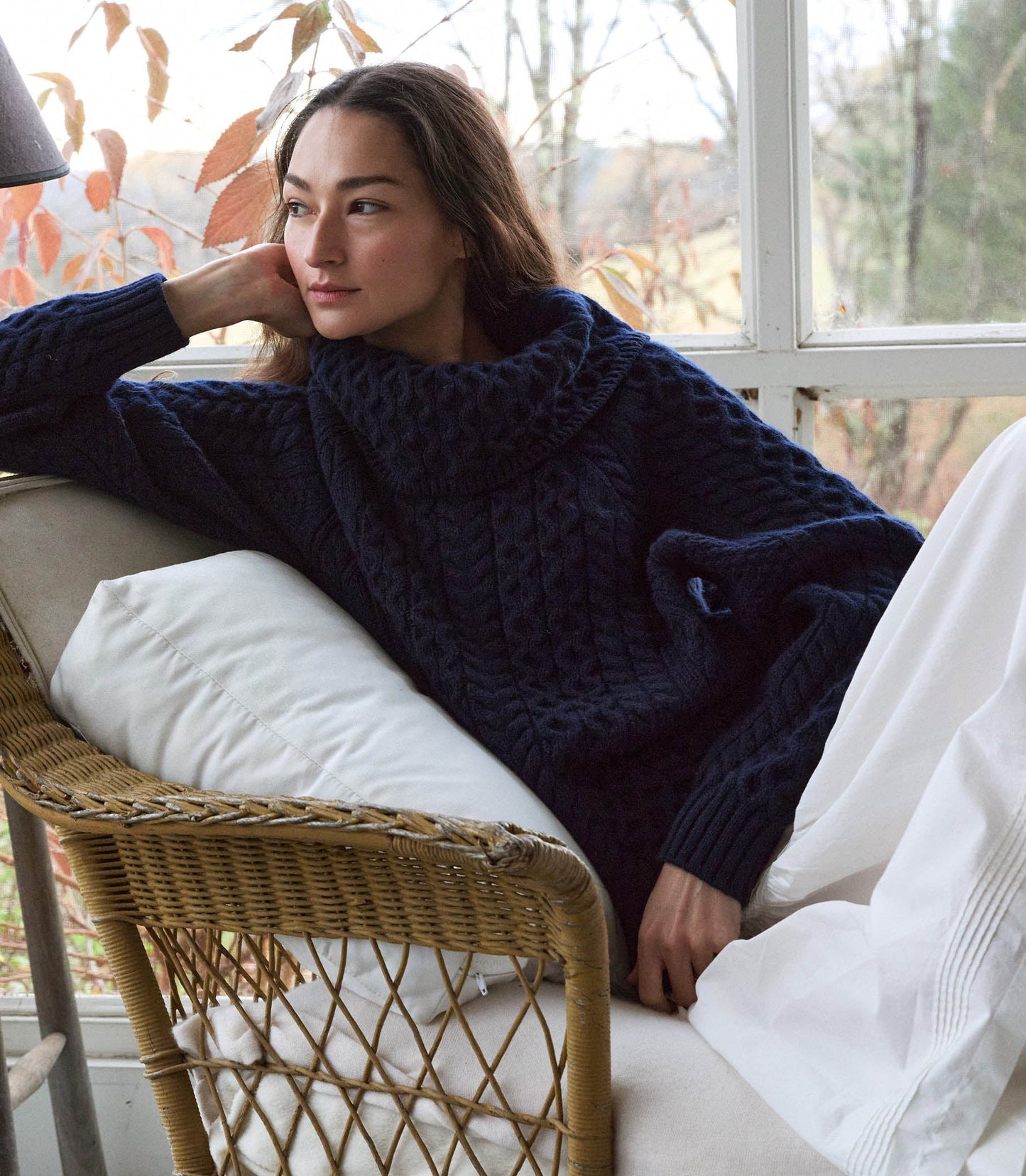 HMD -- GILLIAN SWEATER -- NAVY