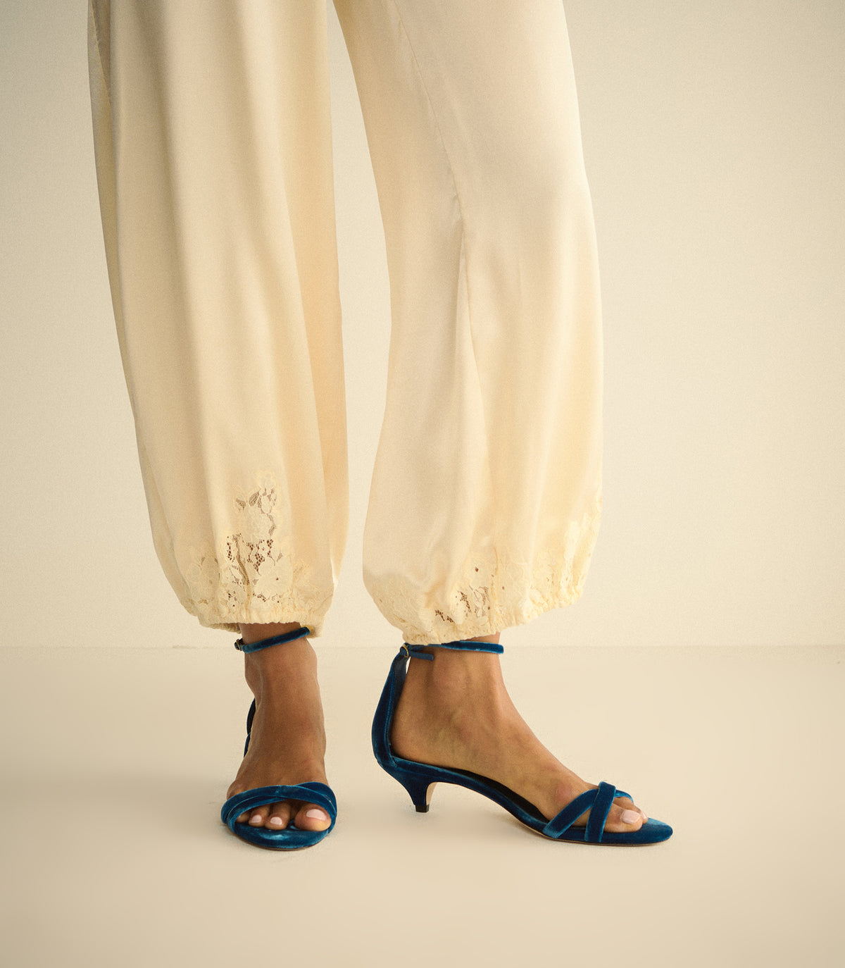 GIULIA HEEL -- COBALTO VELVET view 4
