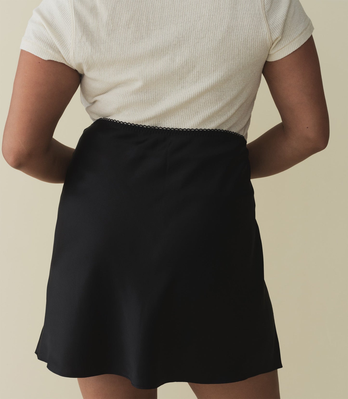 HMD -- GIULIETTA SKIRT -- NOIR