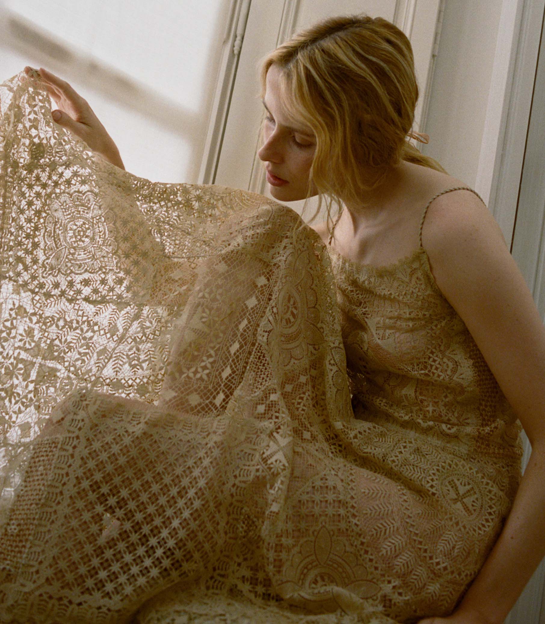 HANDKERCHIEF ANNIVERSARY DRESS -- PAILLE view 2
