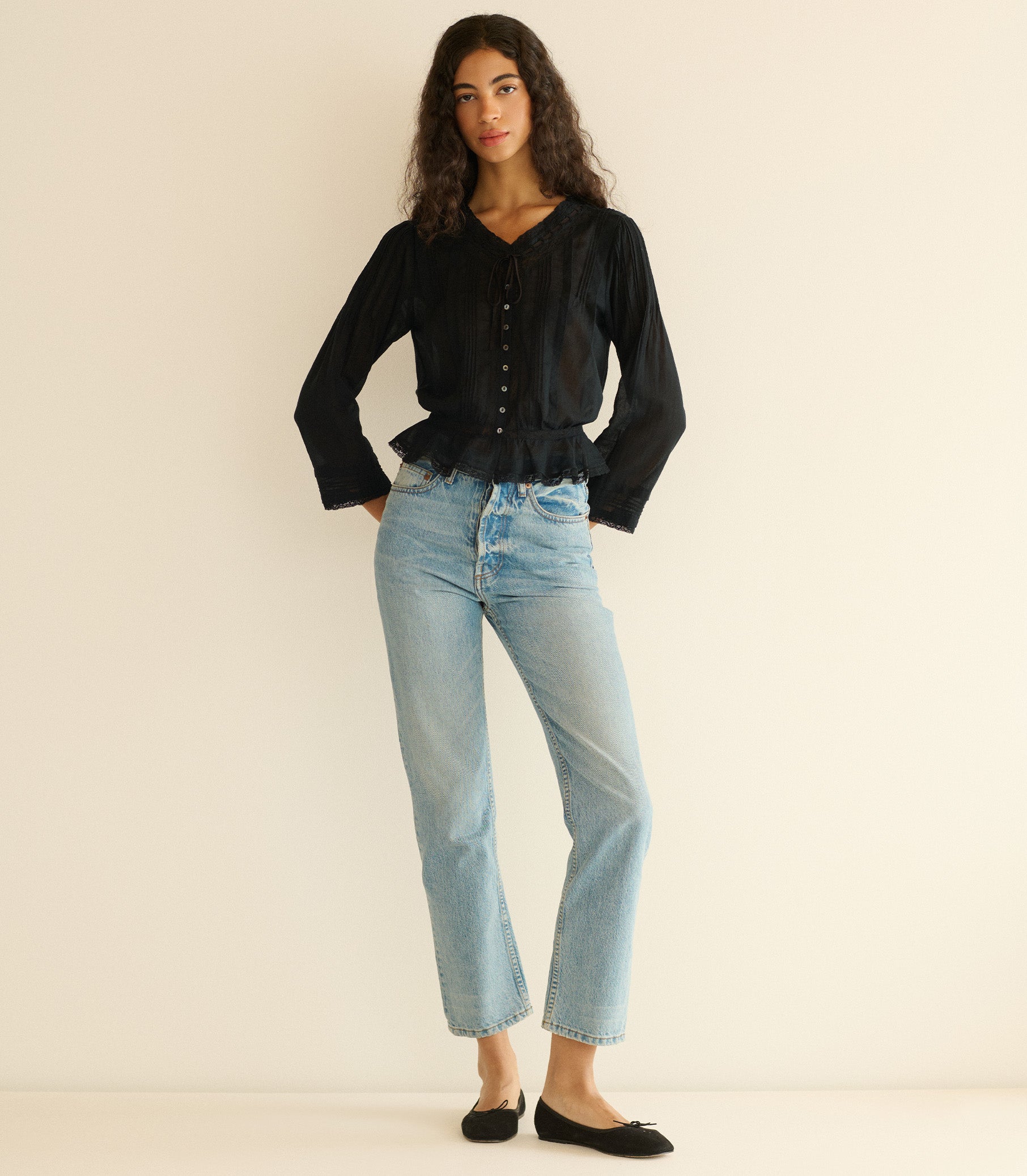 HILLOCK TOP -- BLACK