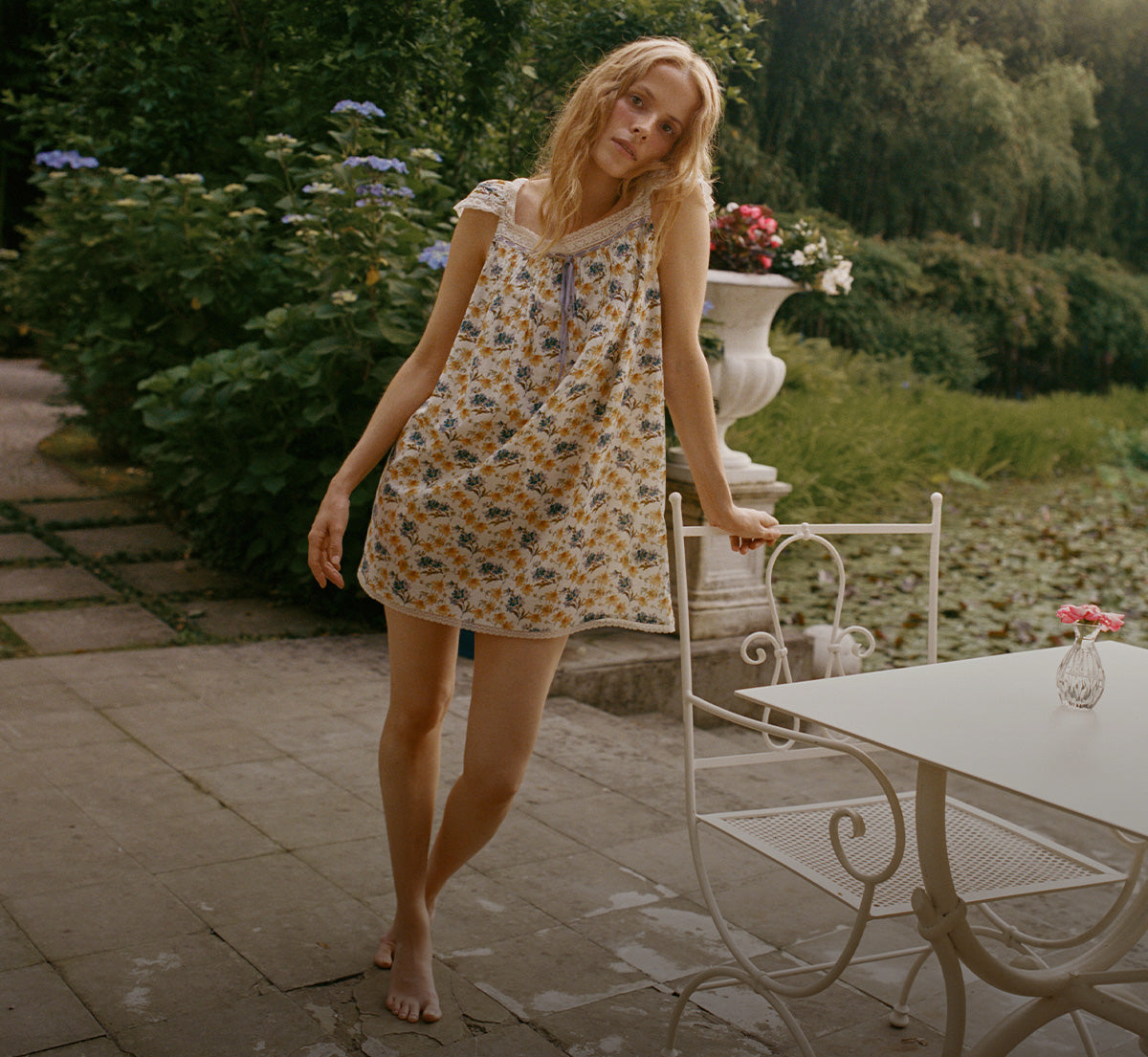 SHOP ROMANTIC FLORALS