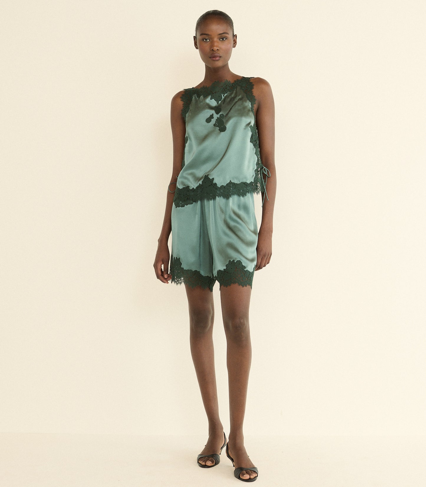 IRSA SHORT -- DULAC GREEN