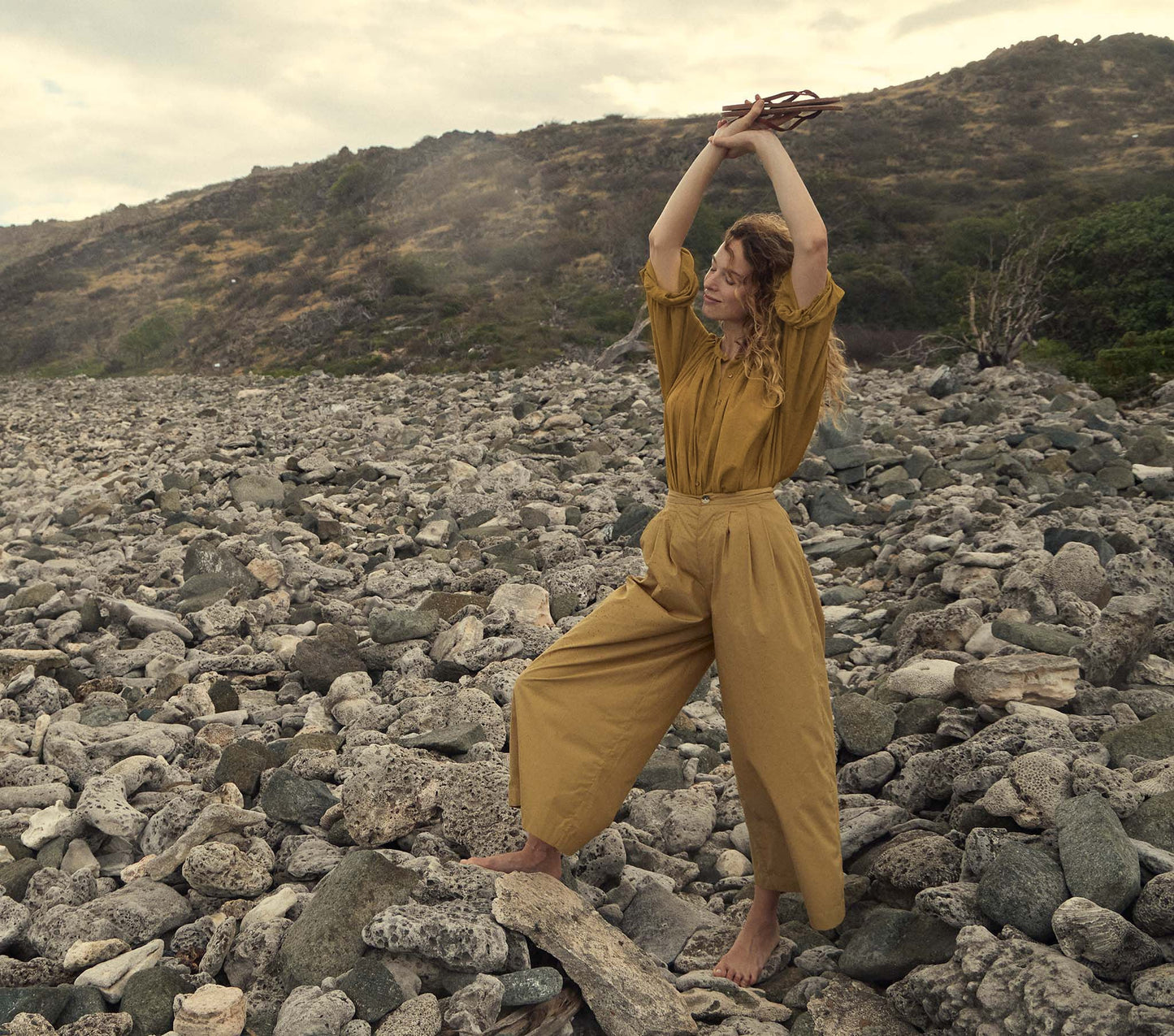 HMD -- THE JANE BLOUSE -- GOLDEN WILLOW