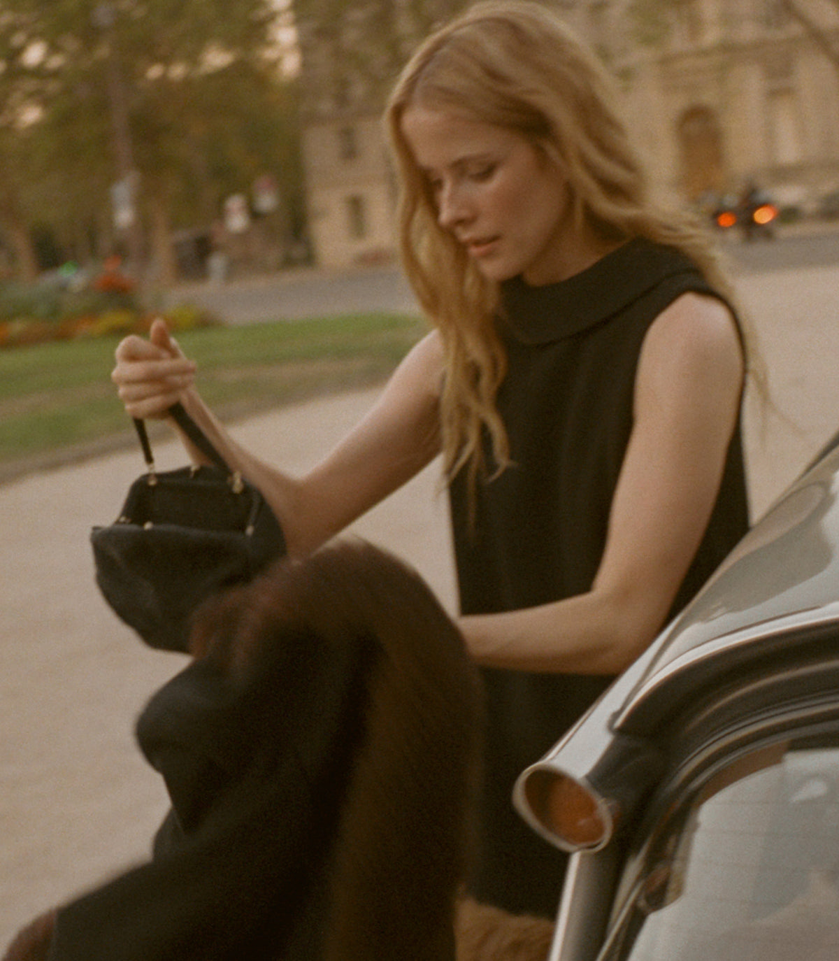 JOYA BAG -- BLACK BEADS view 3
