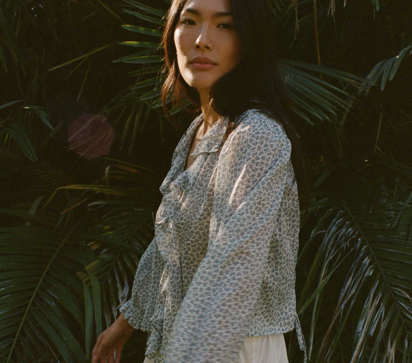 HMD -- LEANNA TOP -- BLUEBELL HILLSIDE BLOOM