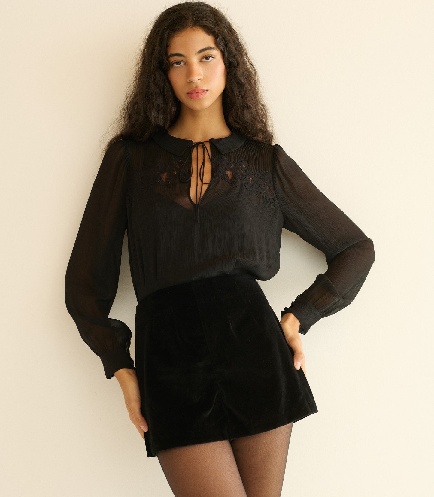 LIORA TOP -- BLACK