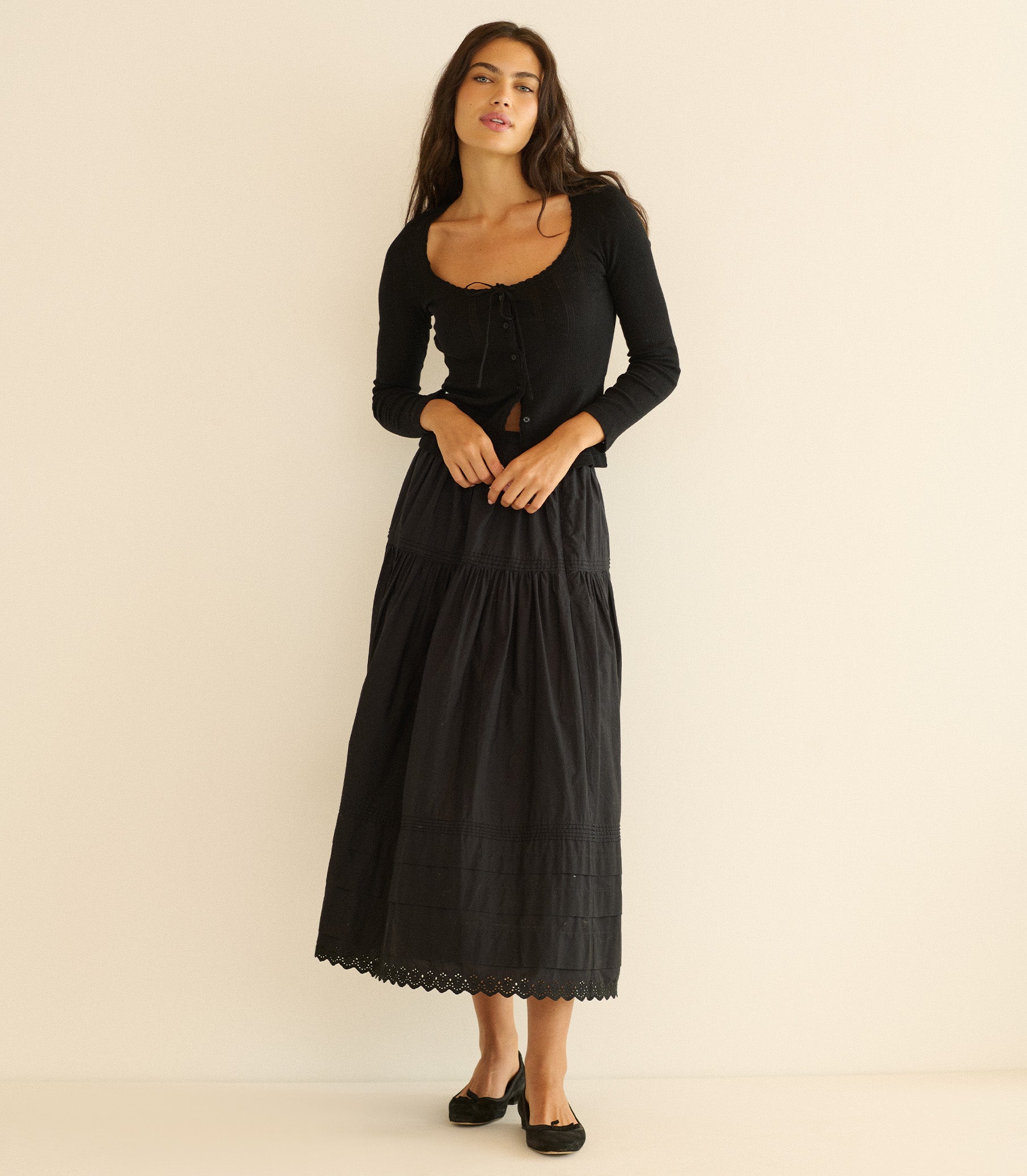 LORI TEE -- BLACK view 3
