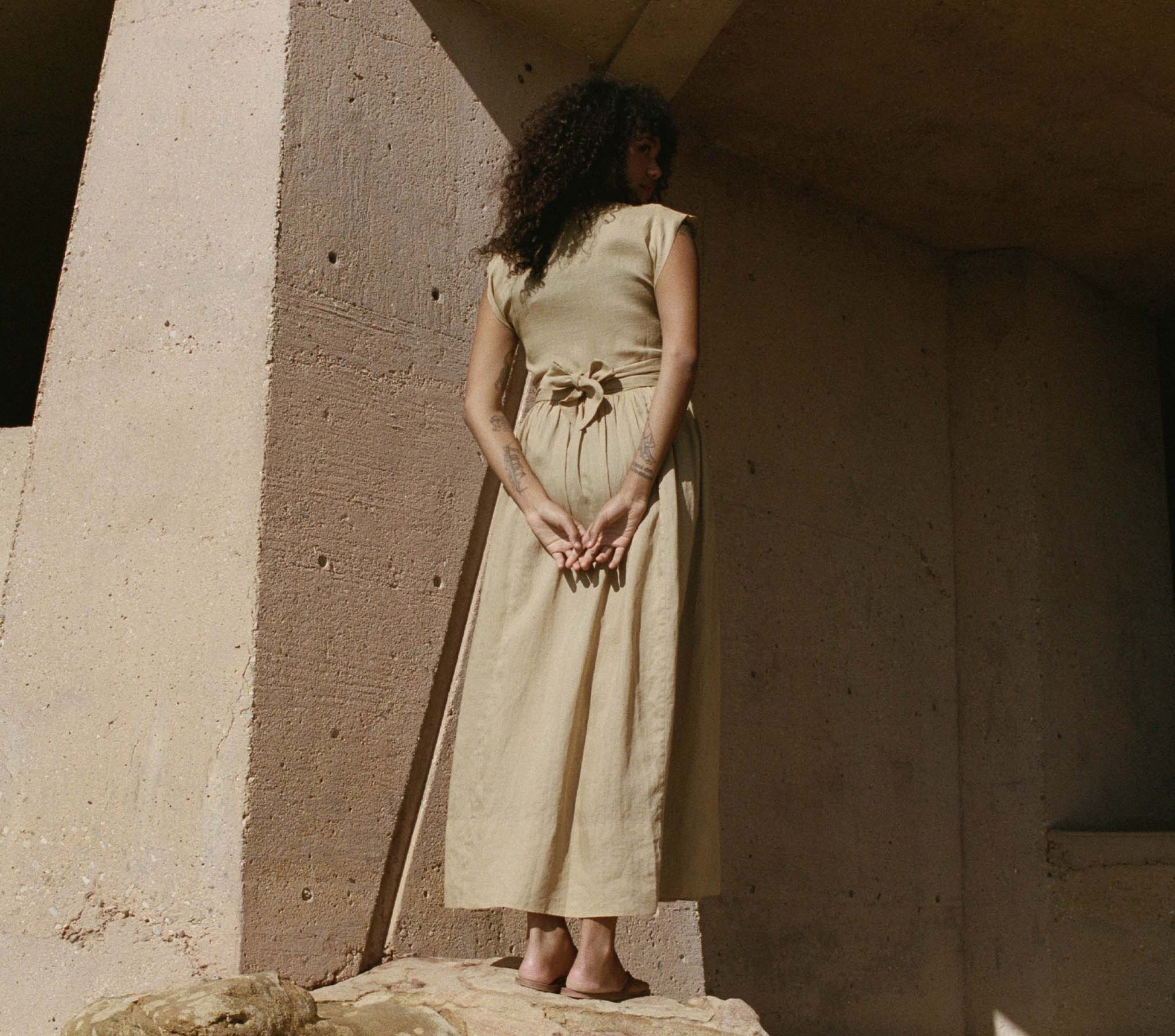 HMD -- PACIFICA DRESS -- OAKEN view 4
