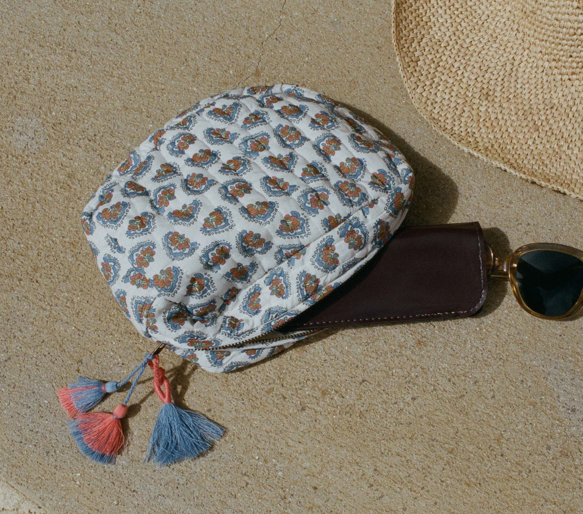HOLLOWAY PETITE QUILTED POUCH -- SEA SALT BEDFORD PAISLEY view 2