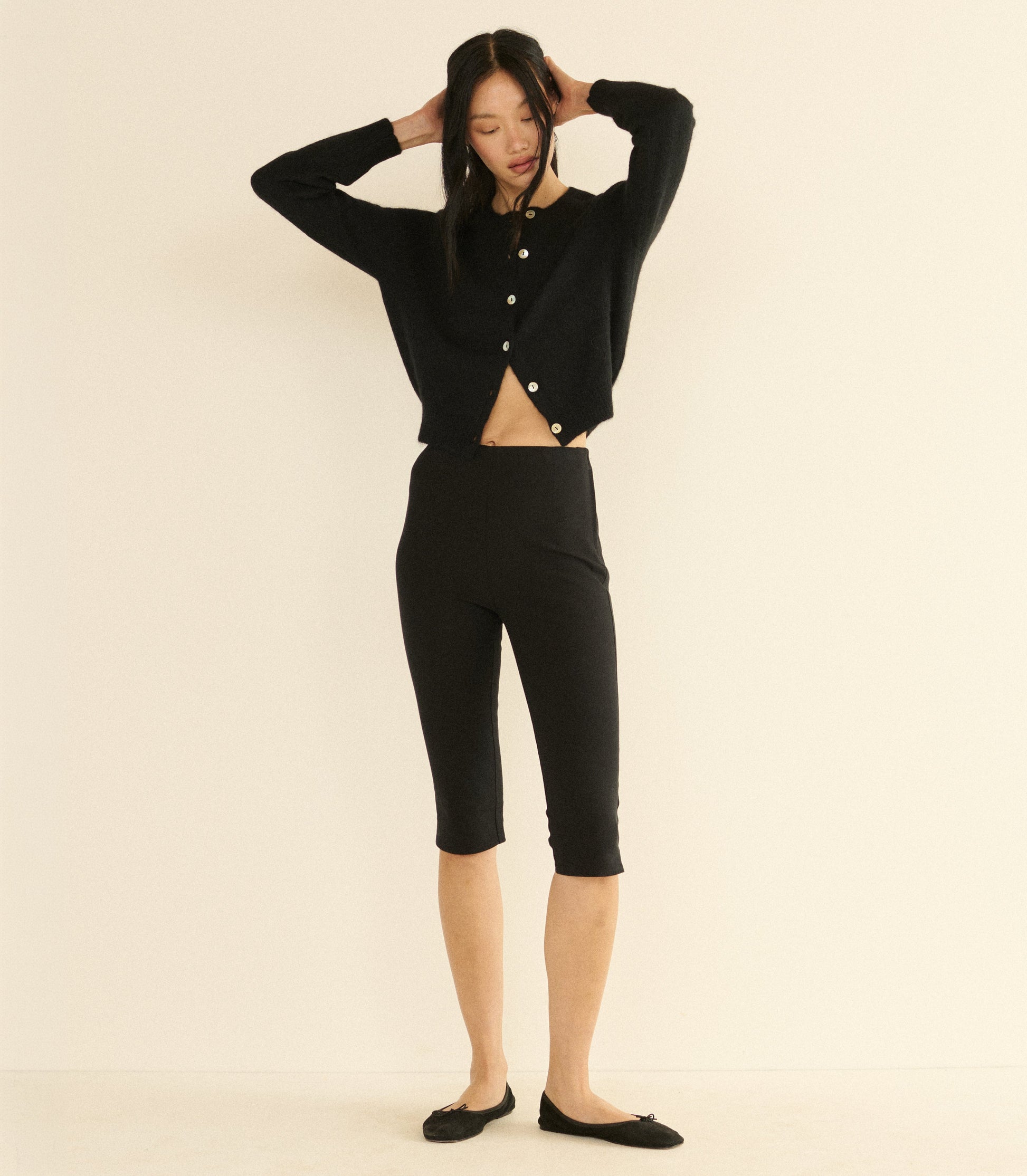 HMD -- PETRA CARDIGAN -- BLACK view 2
