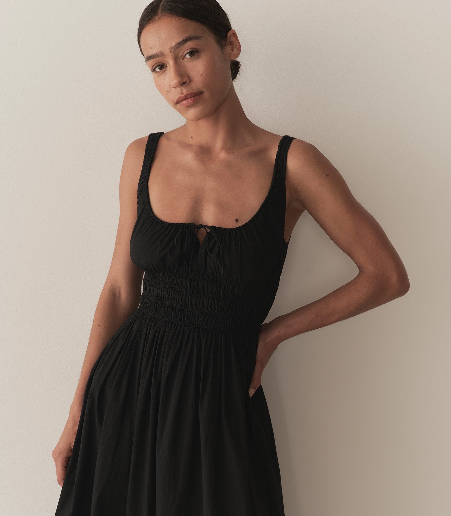 HMD -- QUILLA DRESS -- BLACK
