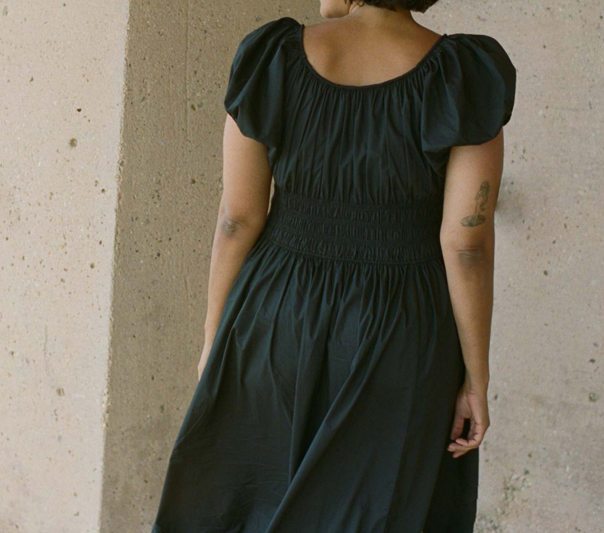 HMD -- QUINN DRESS -- BLACK view 4
