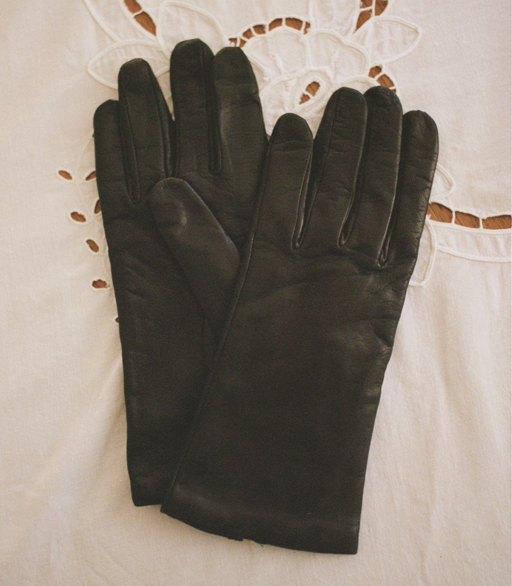 RHINE GLOVES -- BLACK LEATHER