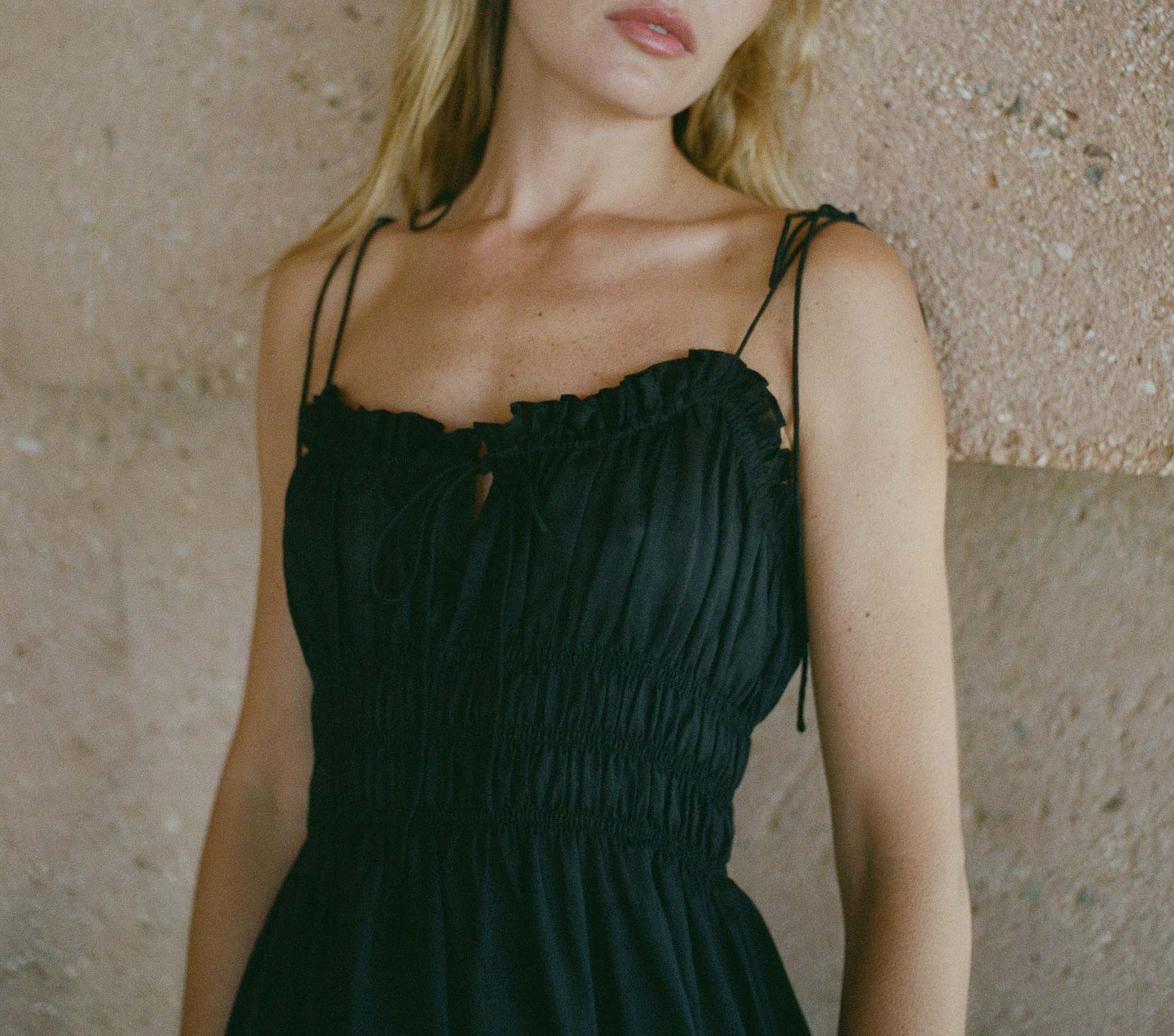 HMD -- RHODA DRESS -- BLACK view 3
