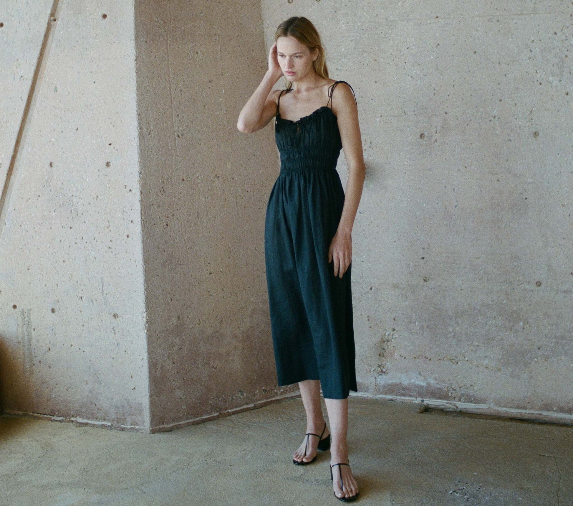 HMD -- RHODA DRESS -- BLACK view 4
