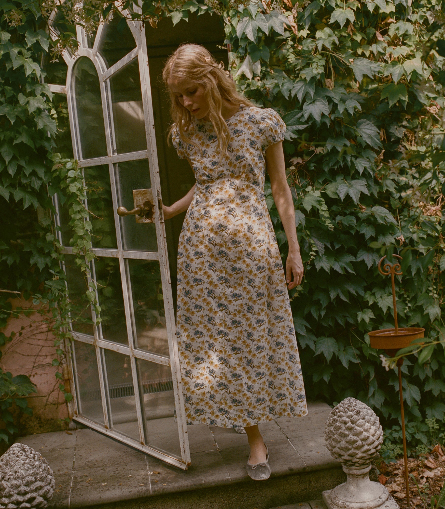 RHODIA DRESS -- NARCISSUS BLOOM view 2
