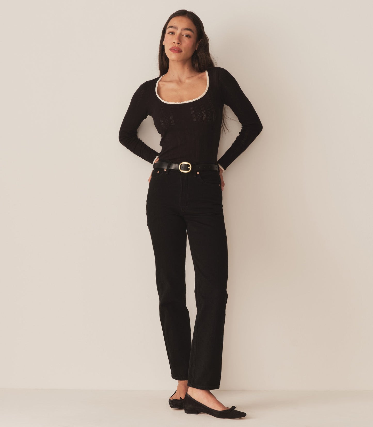 HMD -- ROMY TEE -- BLACK