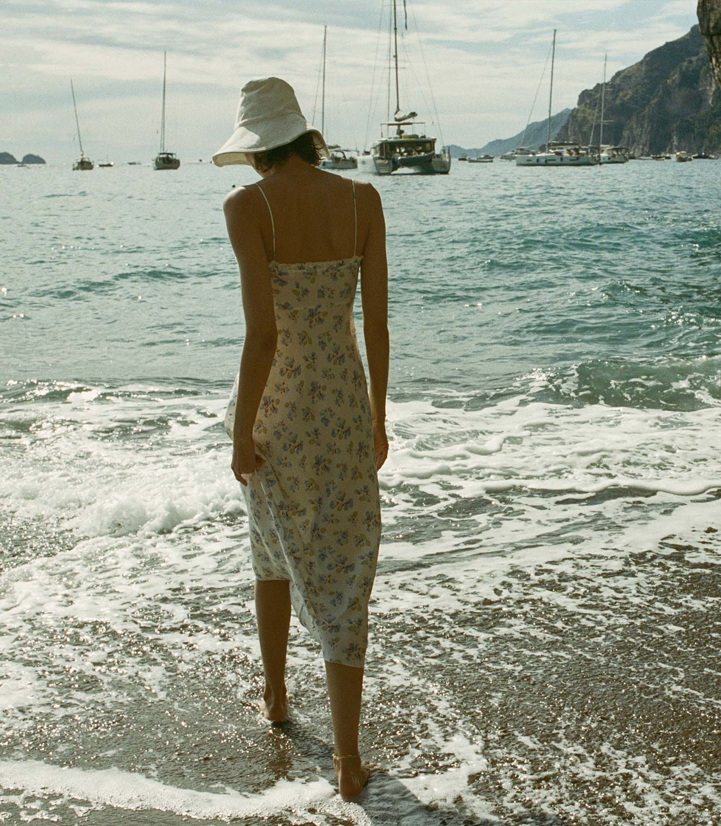 HMD -- SANDIA DRESS -- BLEU FROLICKING FLORAL