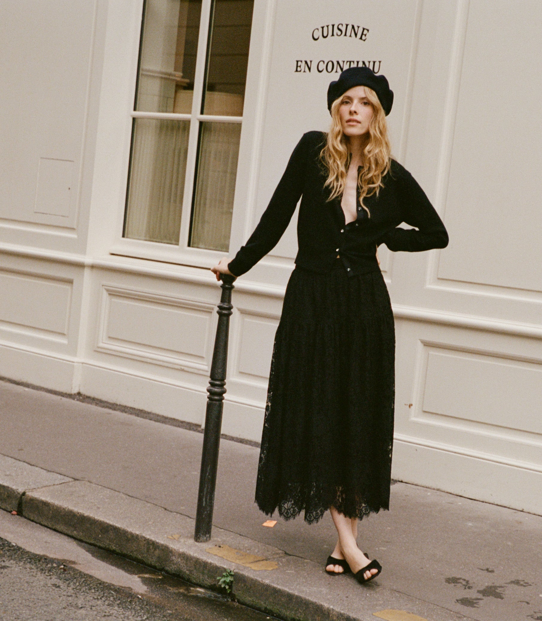 HMD -- SEBASTIANE LACE SKIRT -- BLACK view 4