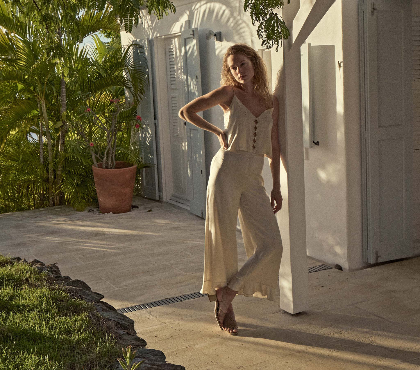HMD -- SERENITY PANT -- MOTHER OF PEARL