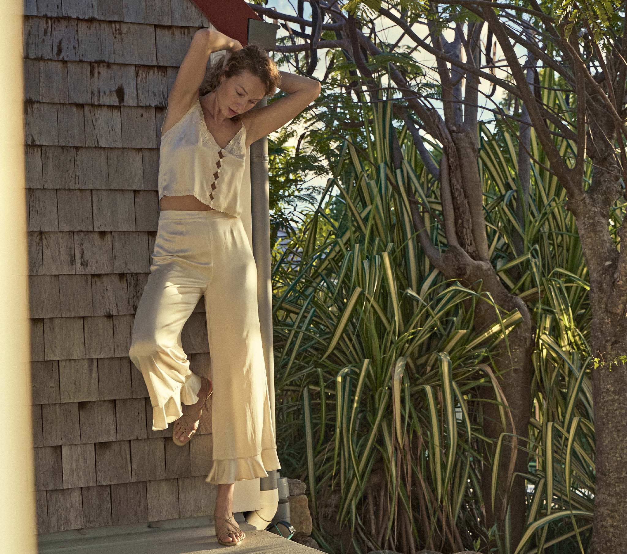 HMD -- SERENITY PANT -- MOTHER OF PEARL