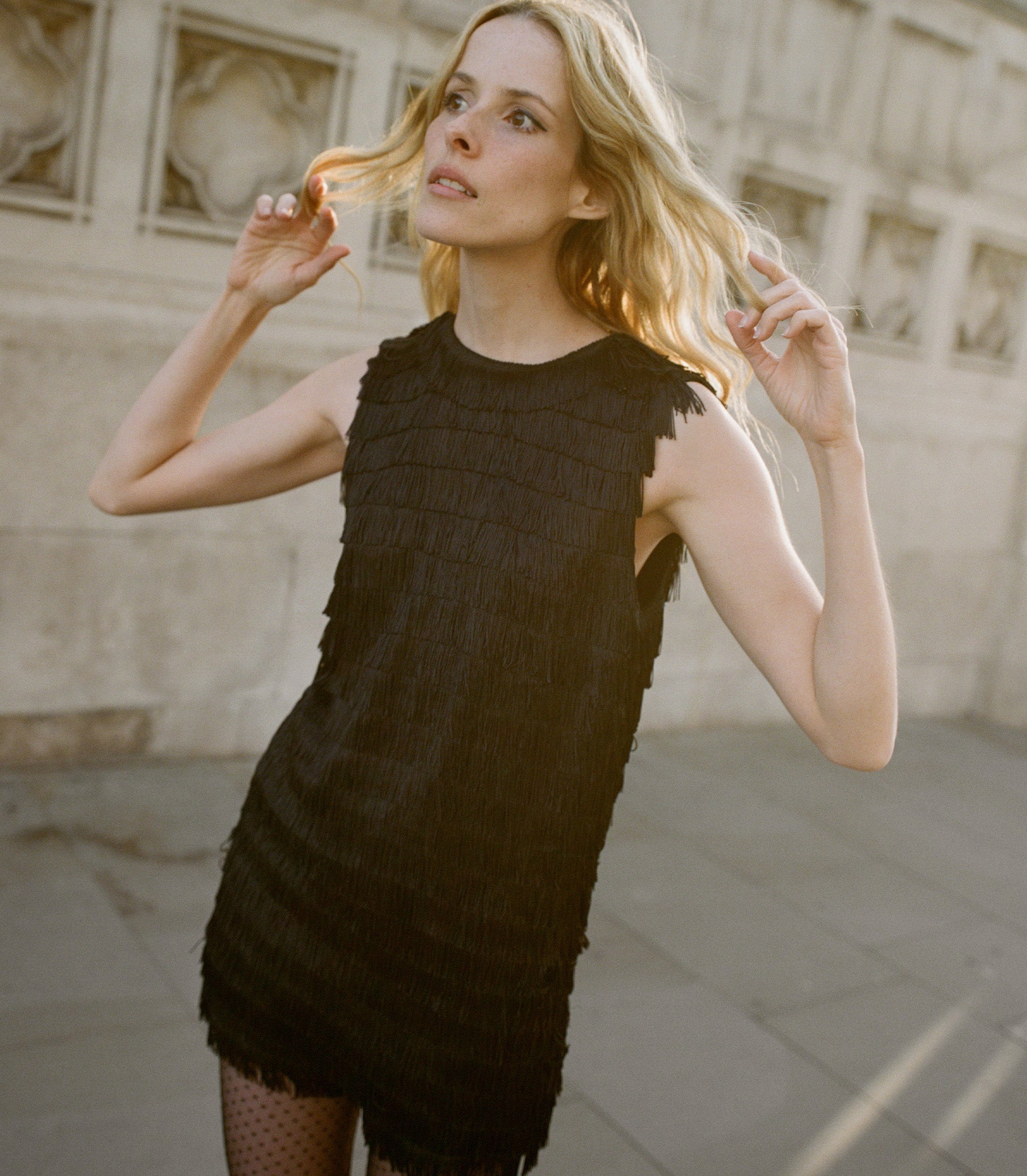 Soirée Tunic Top - Black | DÔEN