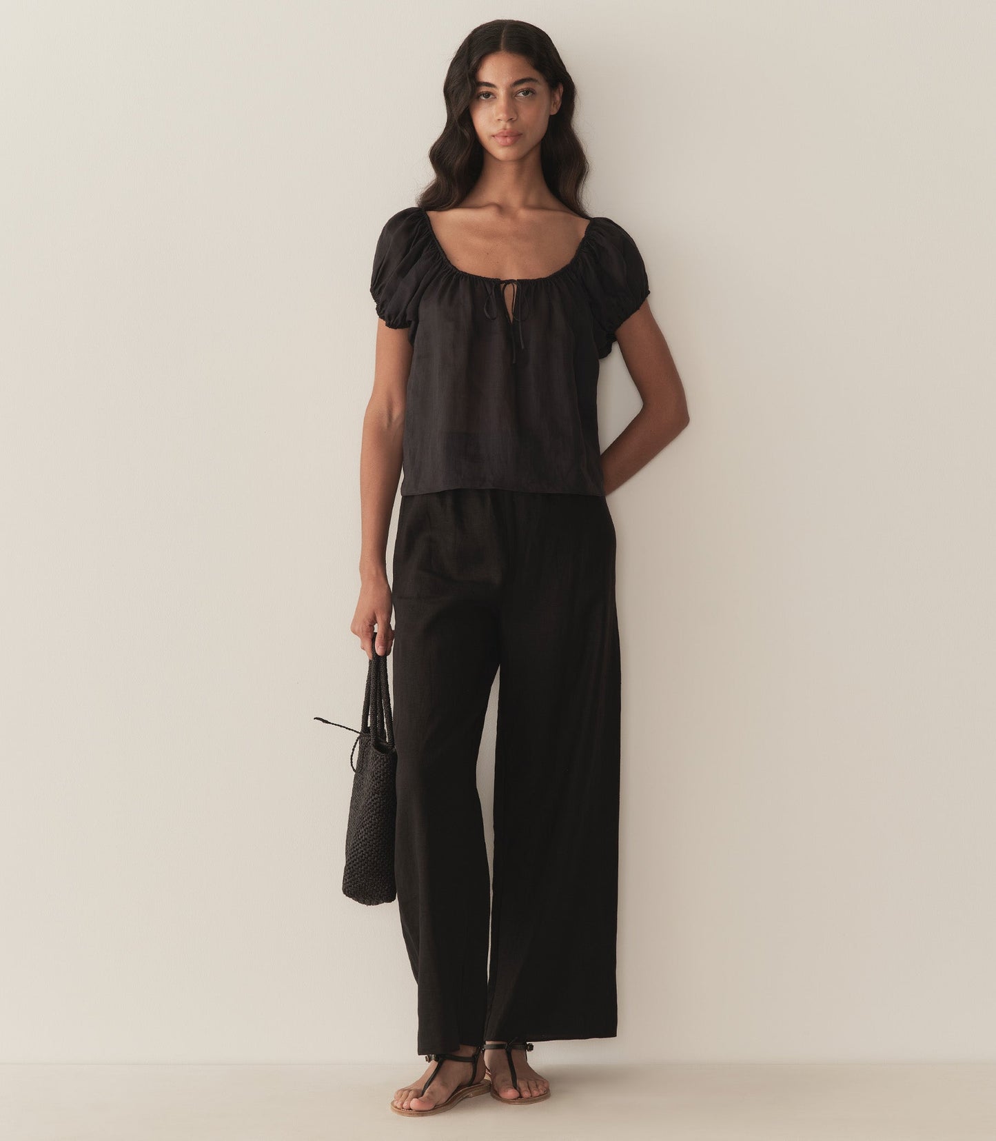 HMD -- SOLINA TOP -- BLACK
