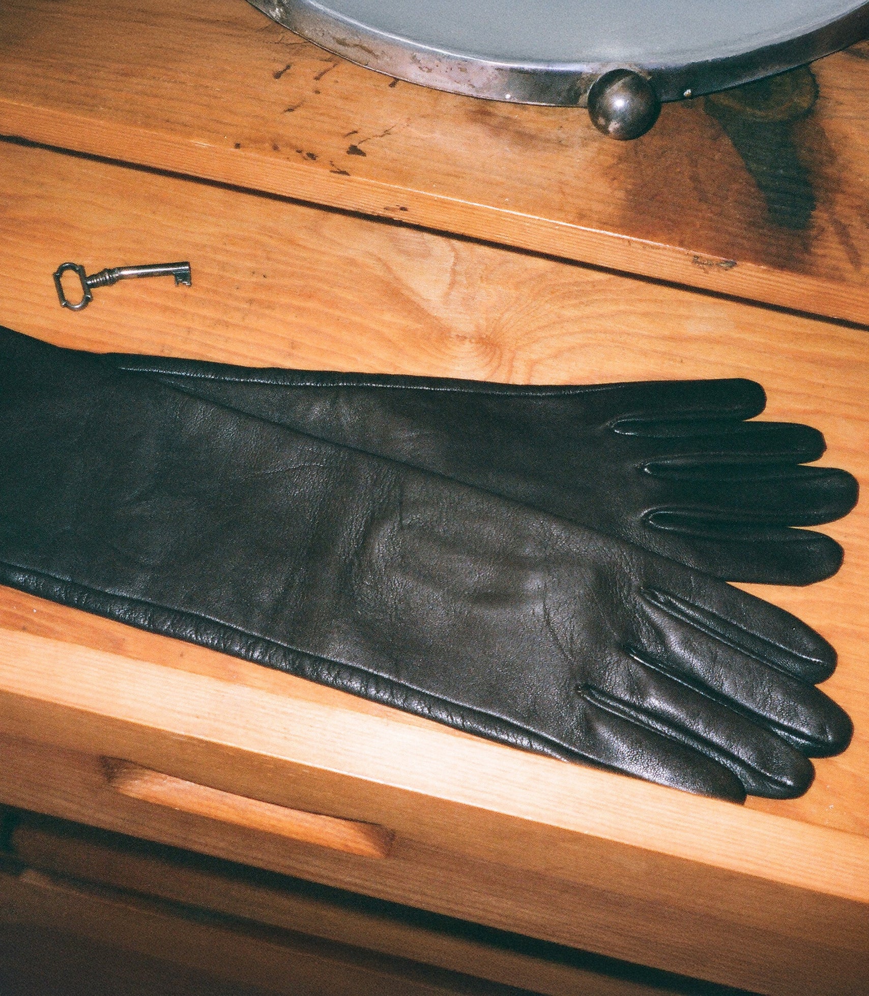 STINE GLOVES -- ESPRESSO LEATHER