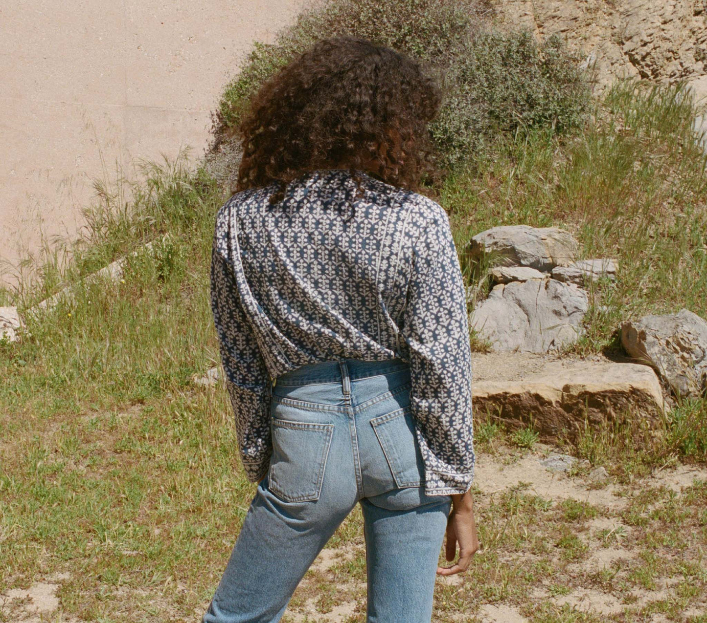 HMD -- SURI TOP -- SOLEDAD BLOOM